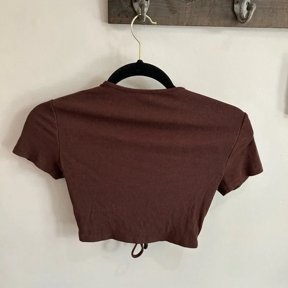 Brown tee!! - Picture 2 of 3
